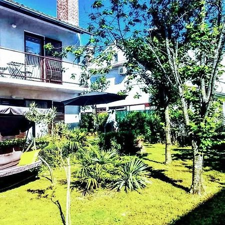 Holiday House Casa Maria Ровин Екстериор снимка