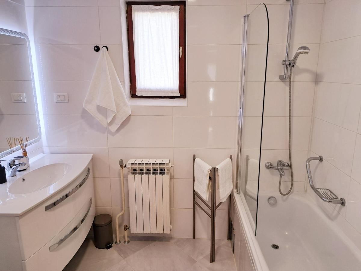 Holiday House Casa Maria Ровин Екстериор снимка