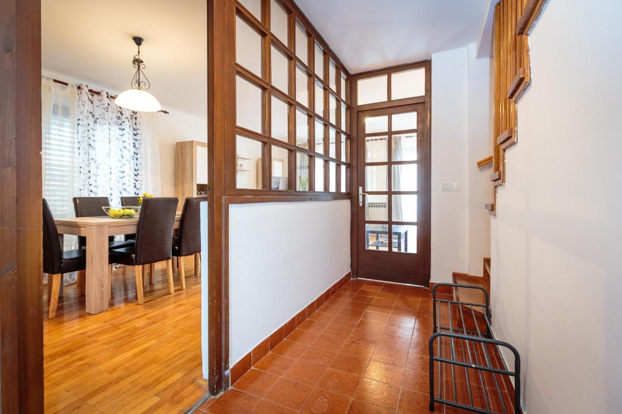 Holiday House Casa Maria Ровин Екстериор снимка
