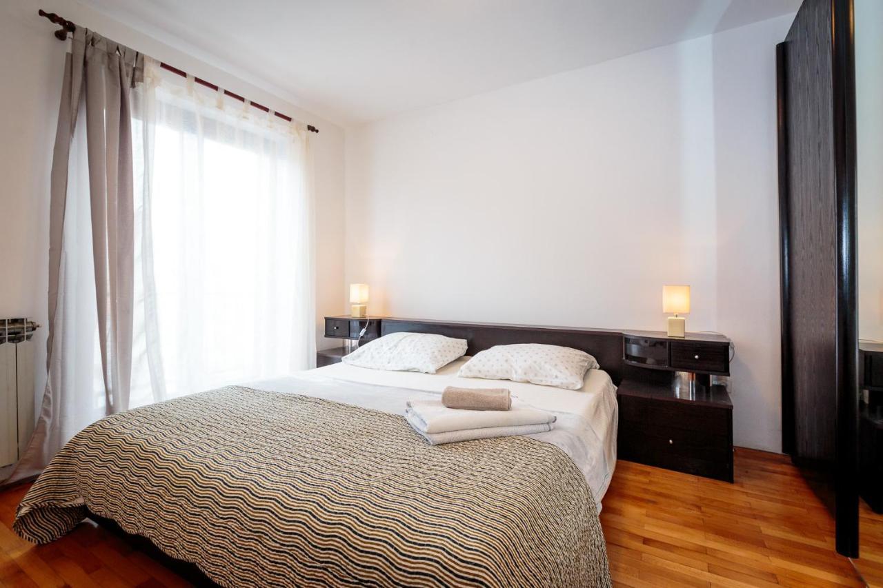 Holiday House Casa Maria Ровин Екстериор снимка