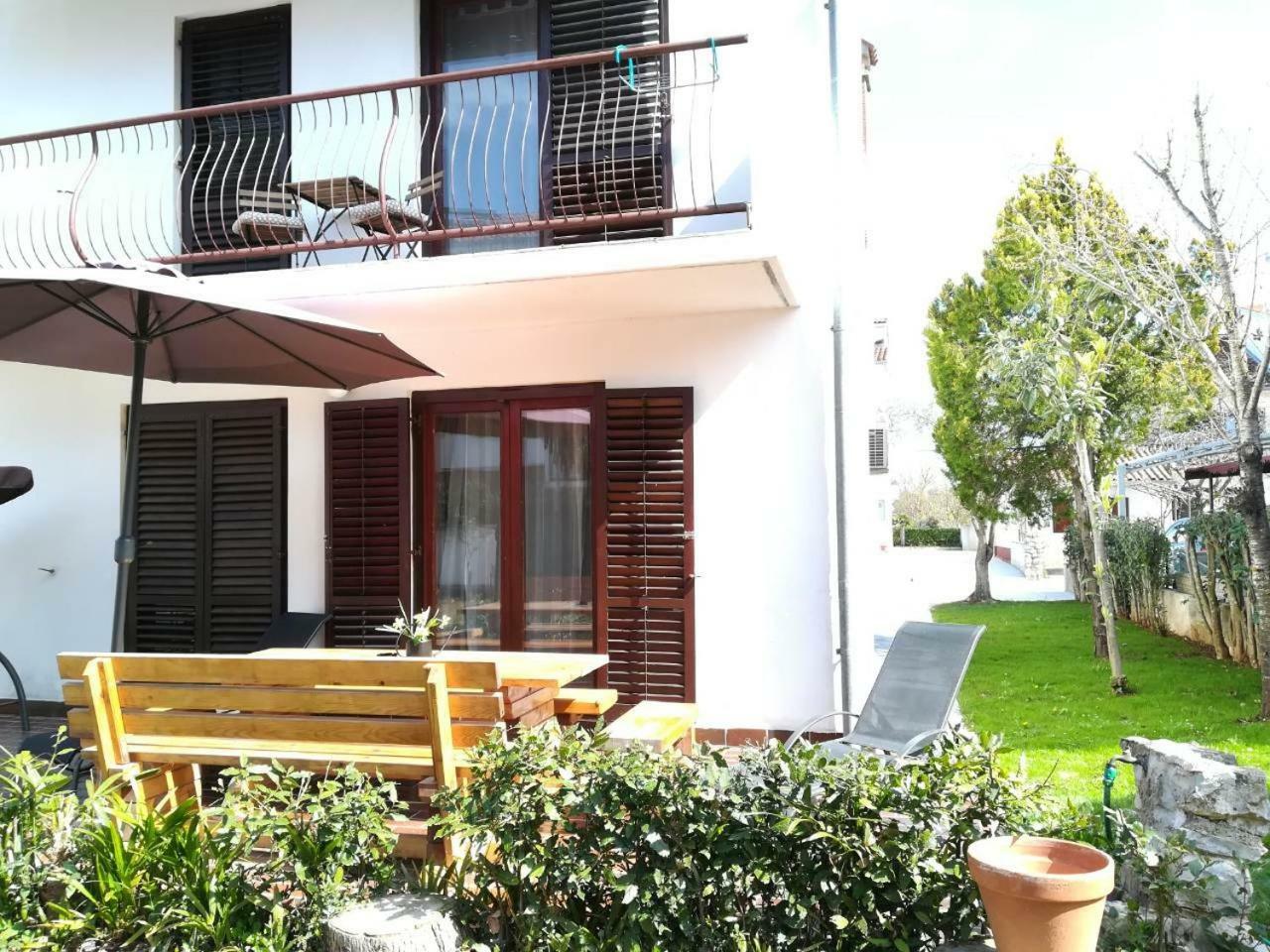 Holiday House Casa Maria Ровин Екстериор снимка
