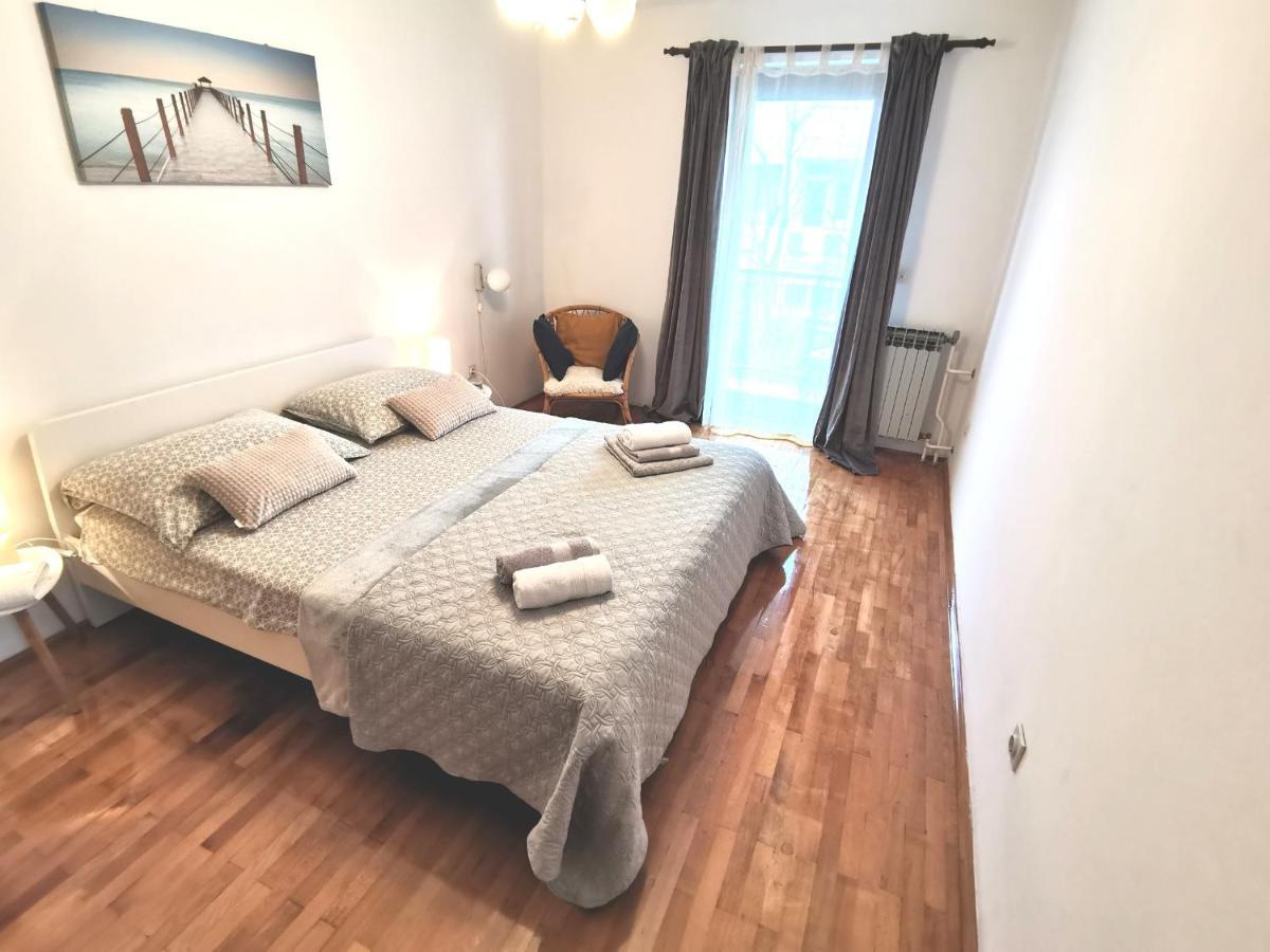 Holiday House Casa Maria Ровин Екстериор снимка